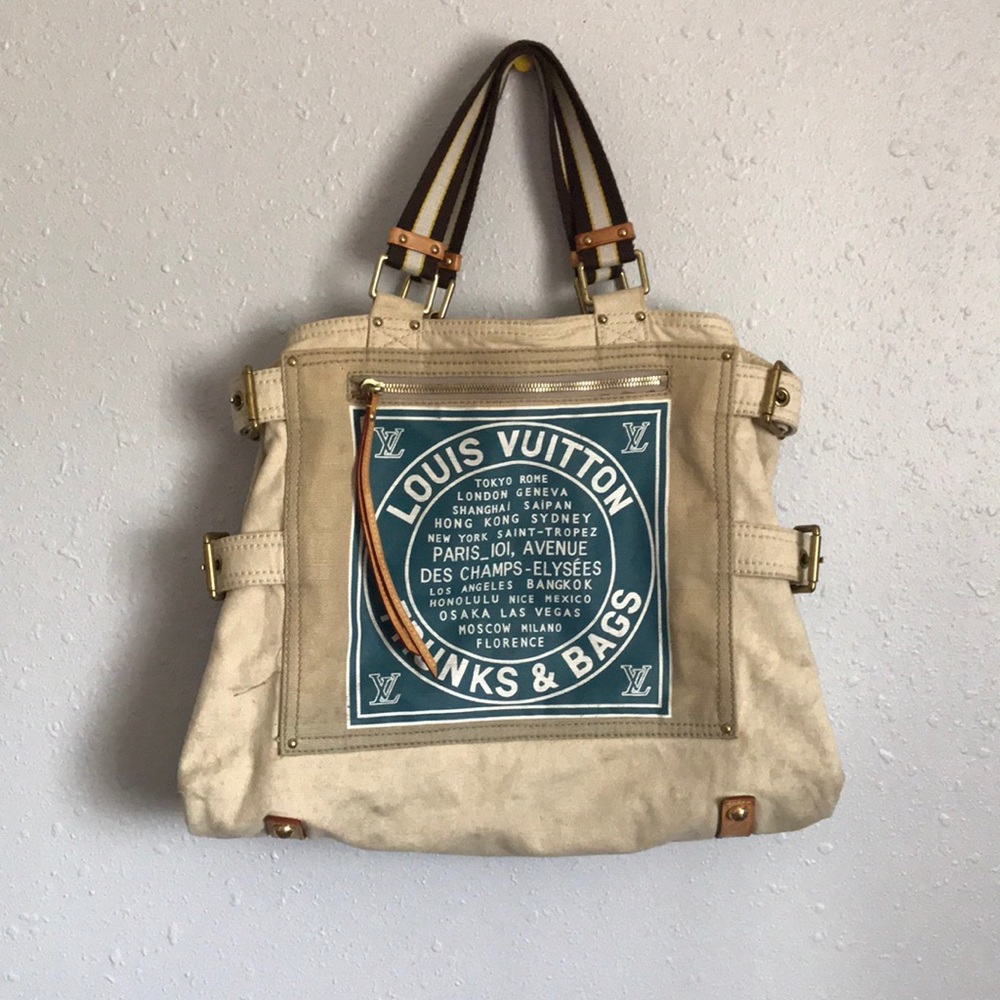 Louis Vuitton Trunks and bags tote